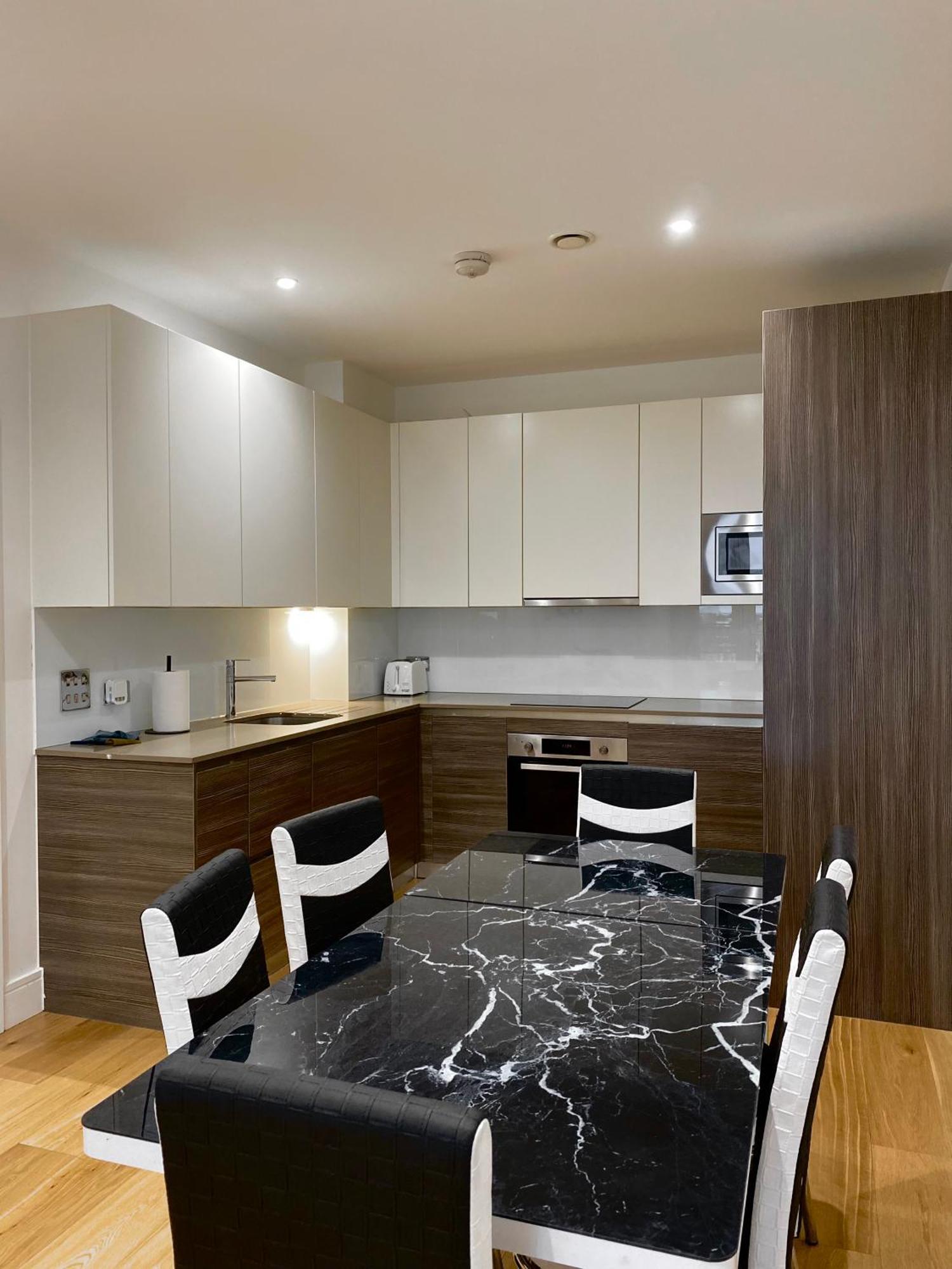 Spacious 2 Bedroom Penthouse Retreat Londen Buitenkant foto