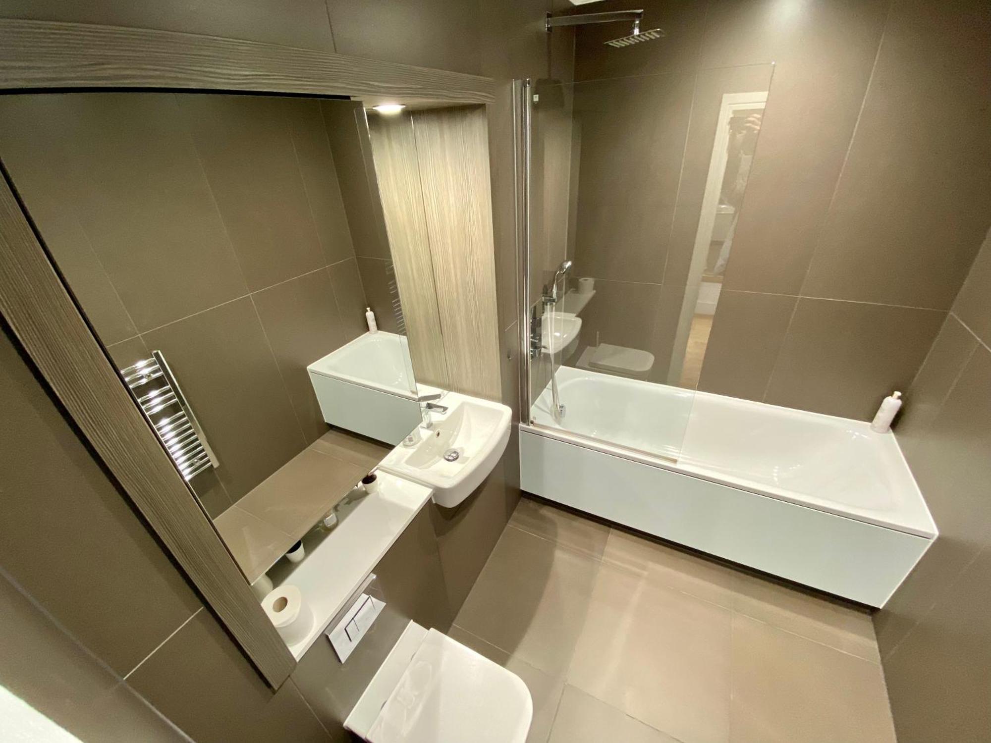 Spacious 2 Bedroom Penthouse Retreat Londen Buitenkant foto