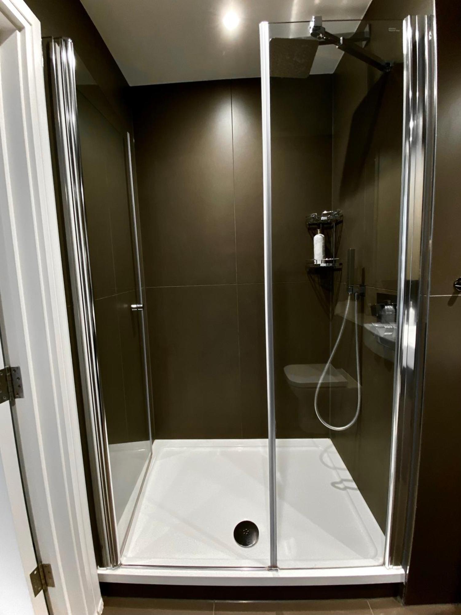 Spacious 2 Bedroom Penthouse Retreat Londen Buitenkant foto