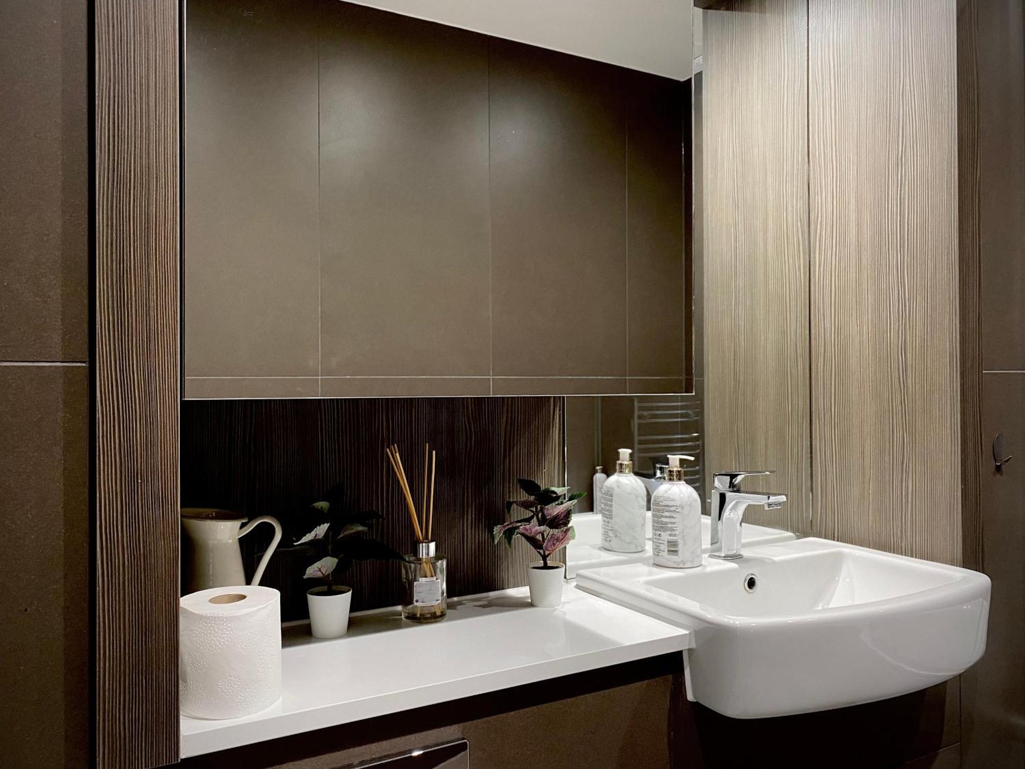 Spacious 2 Bedroom Penthouse Retreat Londen Buitenkant foto